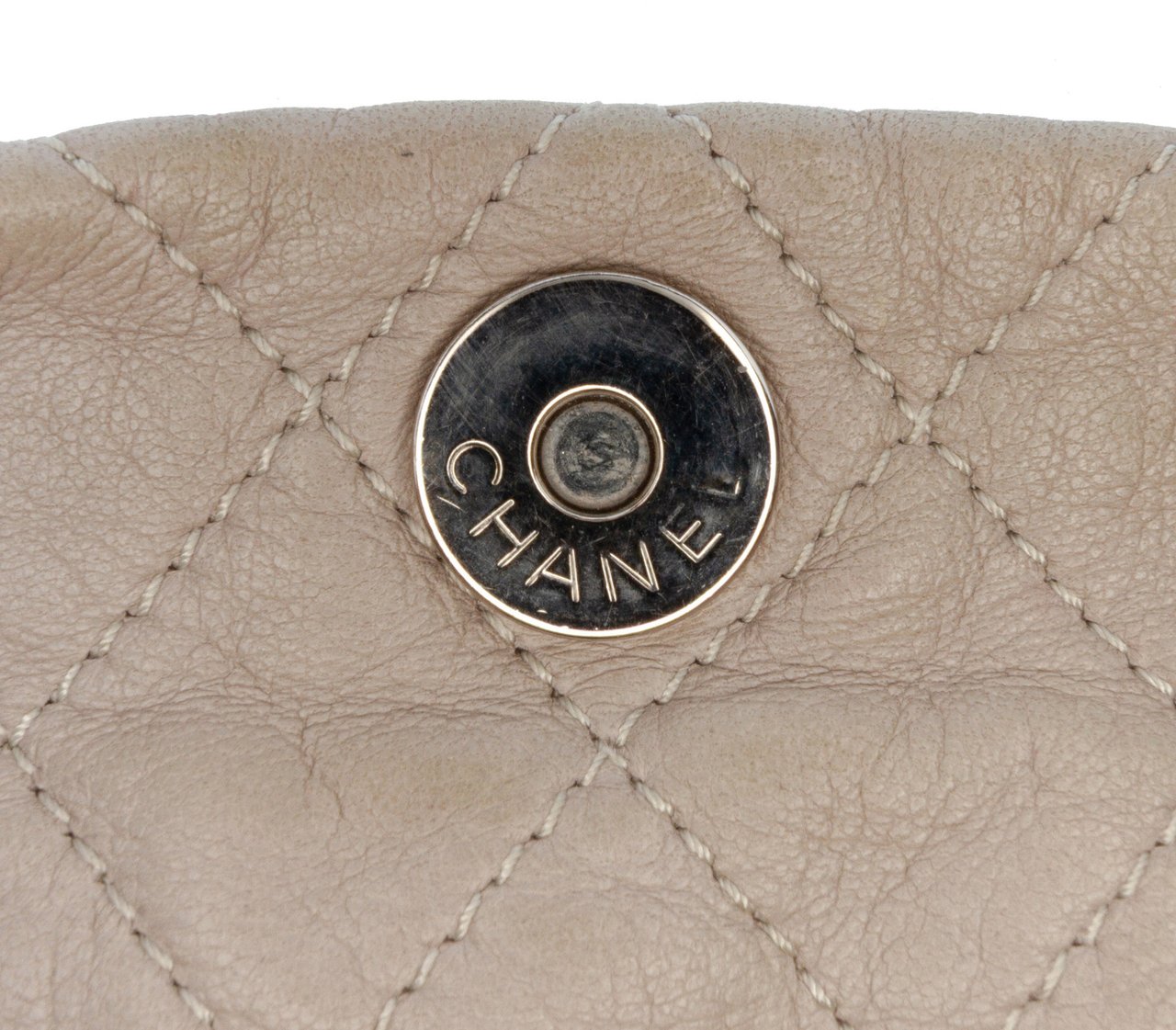 Chanel CC Quilted Glazed Calfskin Portobello Tote Zwart