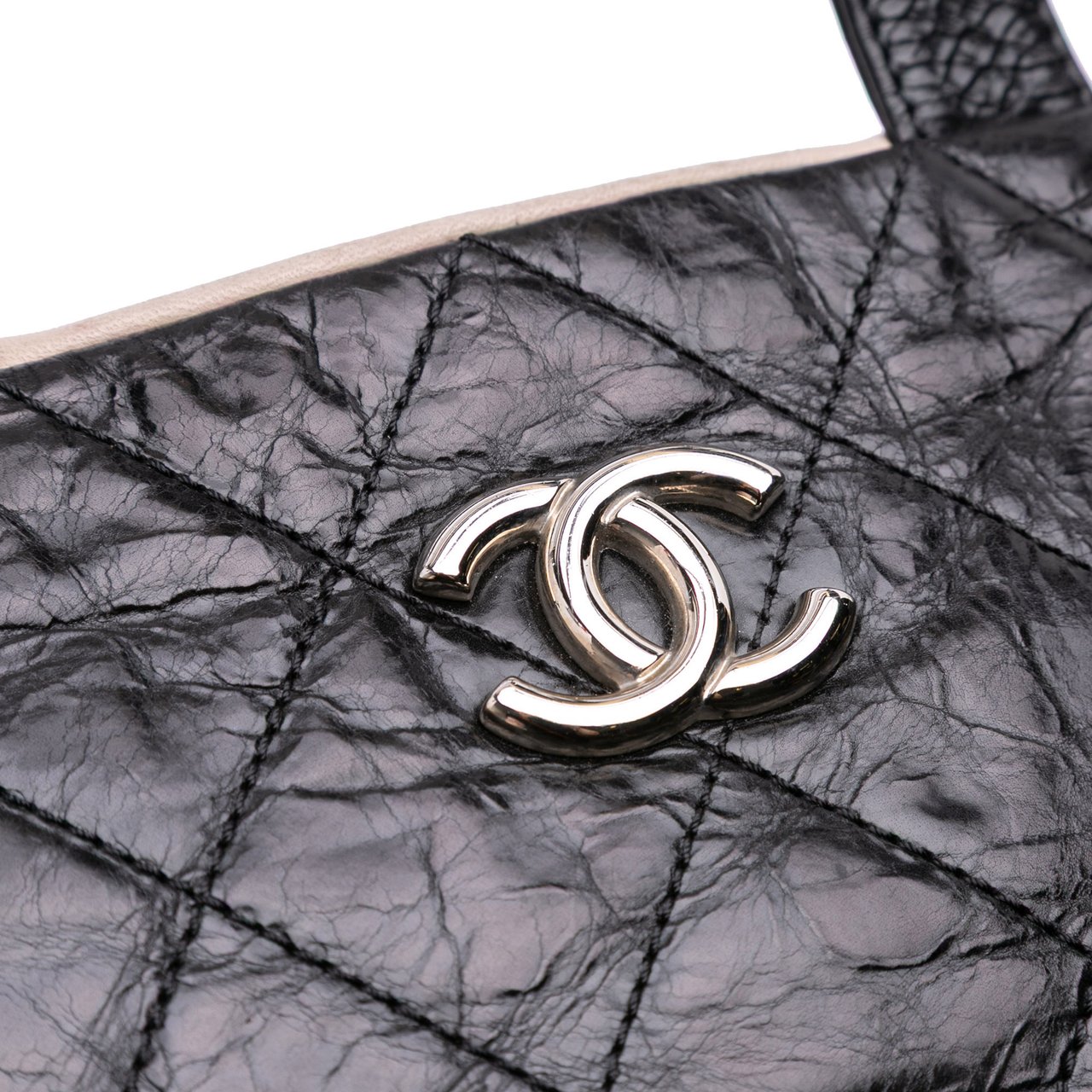 Chanel CC Quilted Glazed Calfskin Portobello Tote Zwart