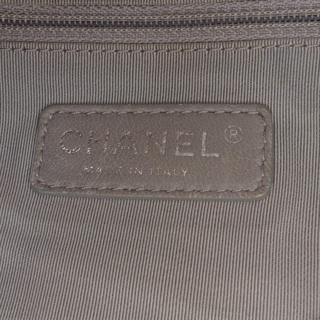 Chanel CC Quilted Glazed Calfskin Portobello Tote Zwart