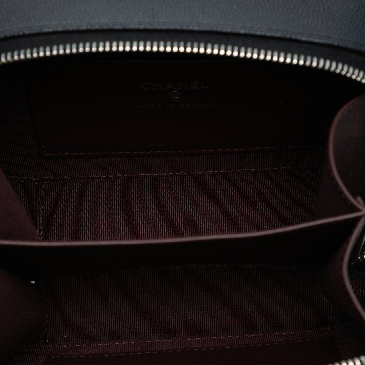 Chanel CC Quilted Caviar Camera Bag Zwart