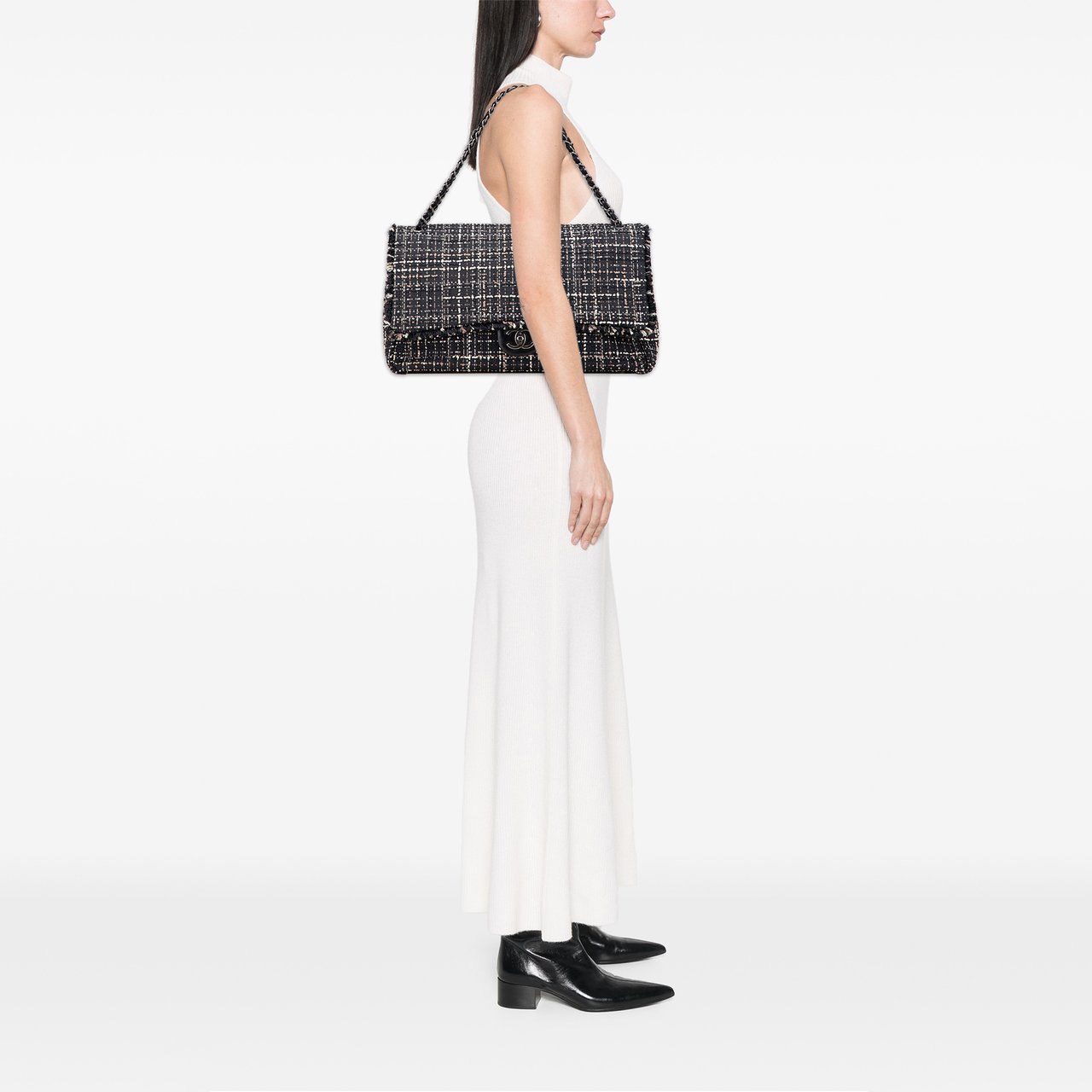 Chanel XXL CC Tweed Single Flap Zwart