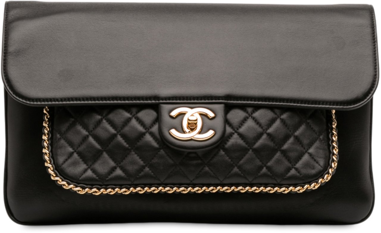 Chanel Quilted Lambskin CC Unchained Flap Clutch Zwart