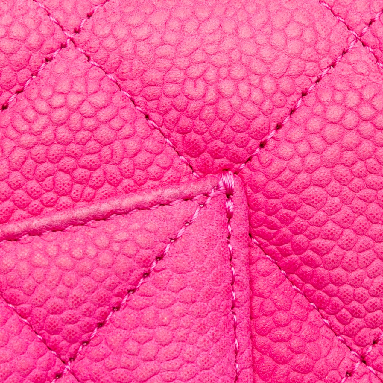Chanel CC Caviar Wallet on Chain Roze