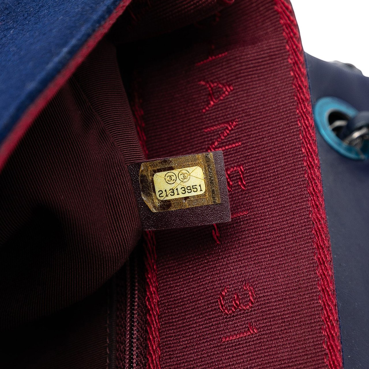 Chanel Paris Salzburg Quilted Glazed Calfskin and Felt Edelweiss Flower CC Flap Blauw