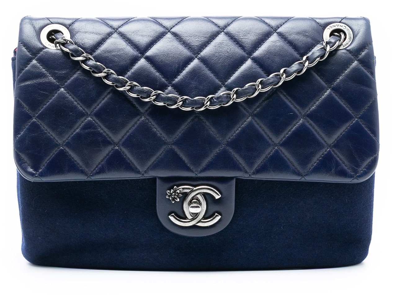 Chanel Paris Salzburg Quilted Glazed Calfskin and Felt Edelweiss Flower CC Flap Blauw