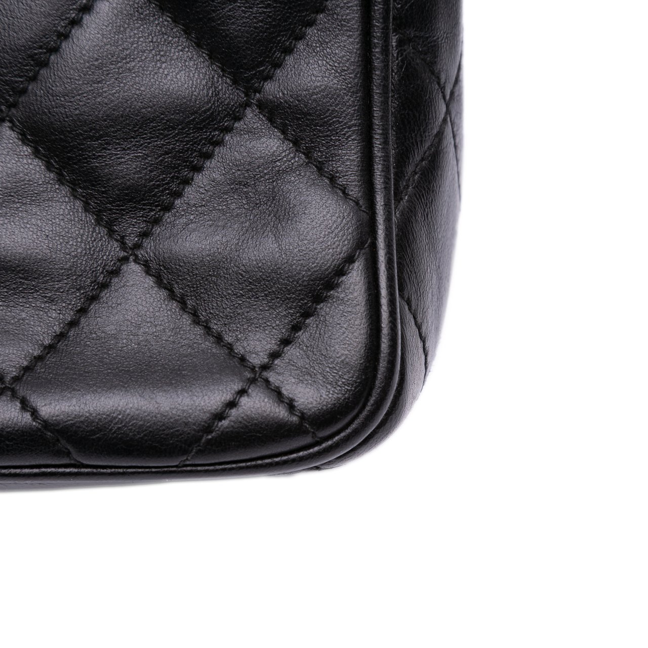 Chanel Mini Quilted Lambskin Camera Crossbody Zwart