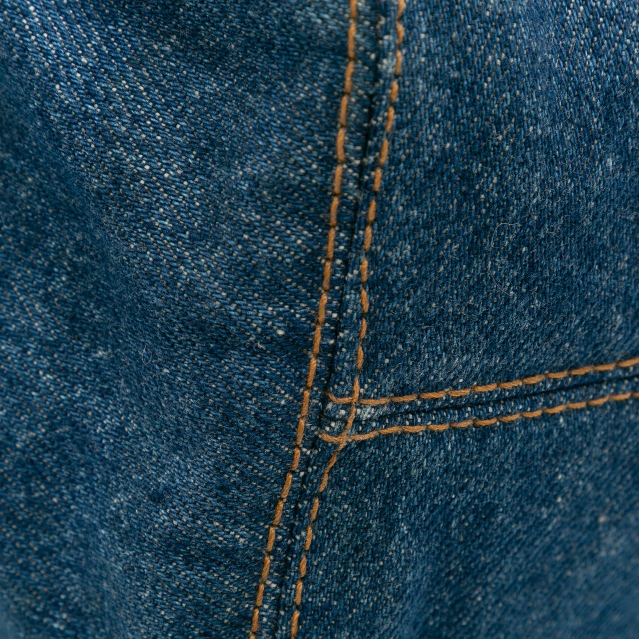 Chanel CC Denim Chain Tote Blauw