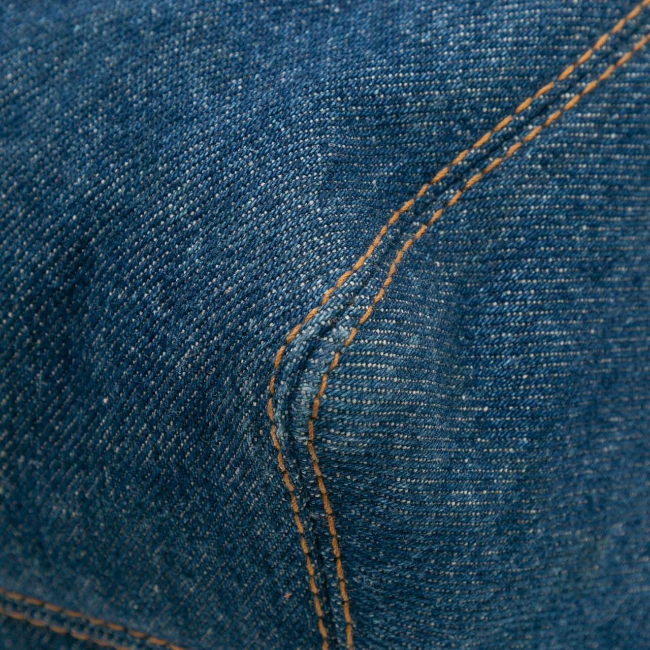 Chanel CC Denim Chain Tote Blauw