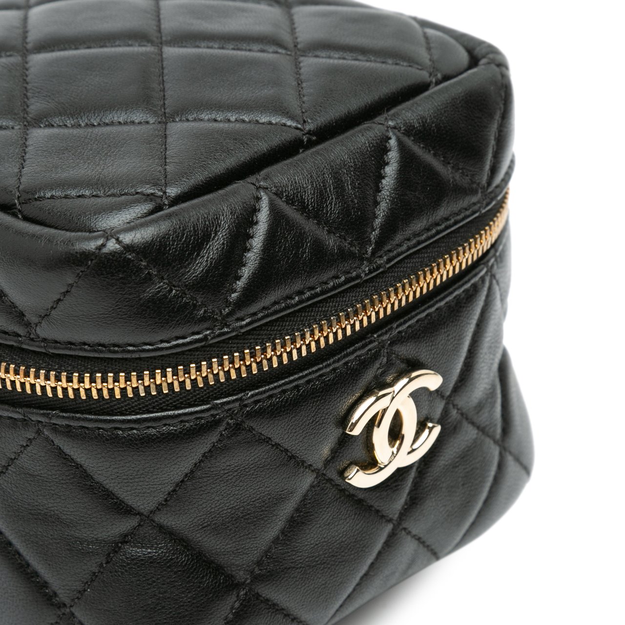 Chanel Quilted Lambskin Cube Chain Wristlet Case Zwart