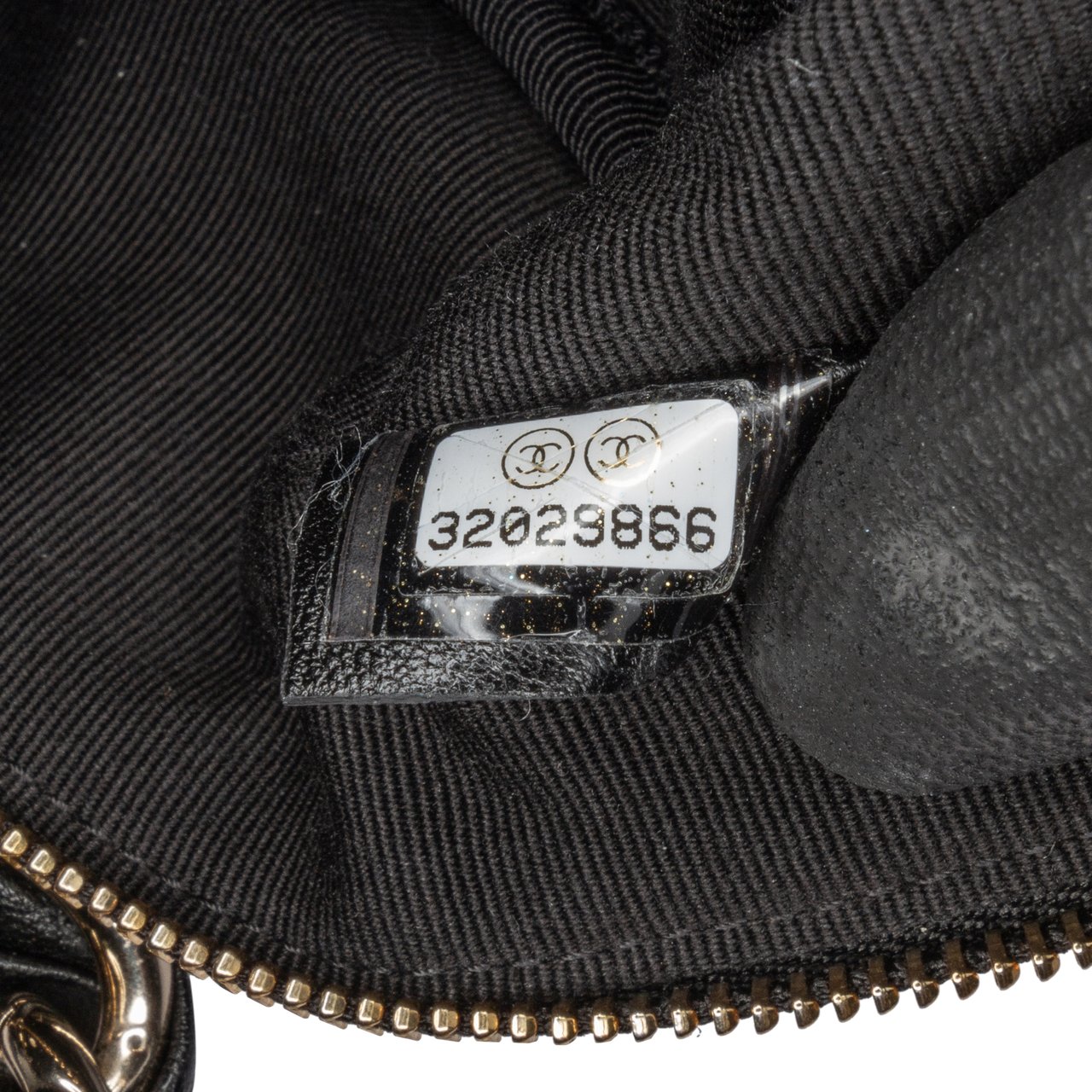 Chanel Quilted Lambskin Cube Chain Wristlet Case Zwart