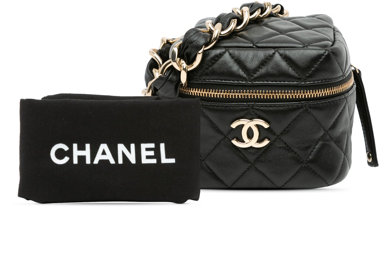 Chanel Quilted Lambskin Cube Chain Wristlet Case Zwart
