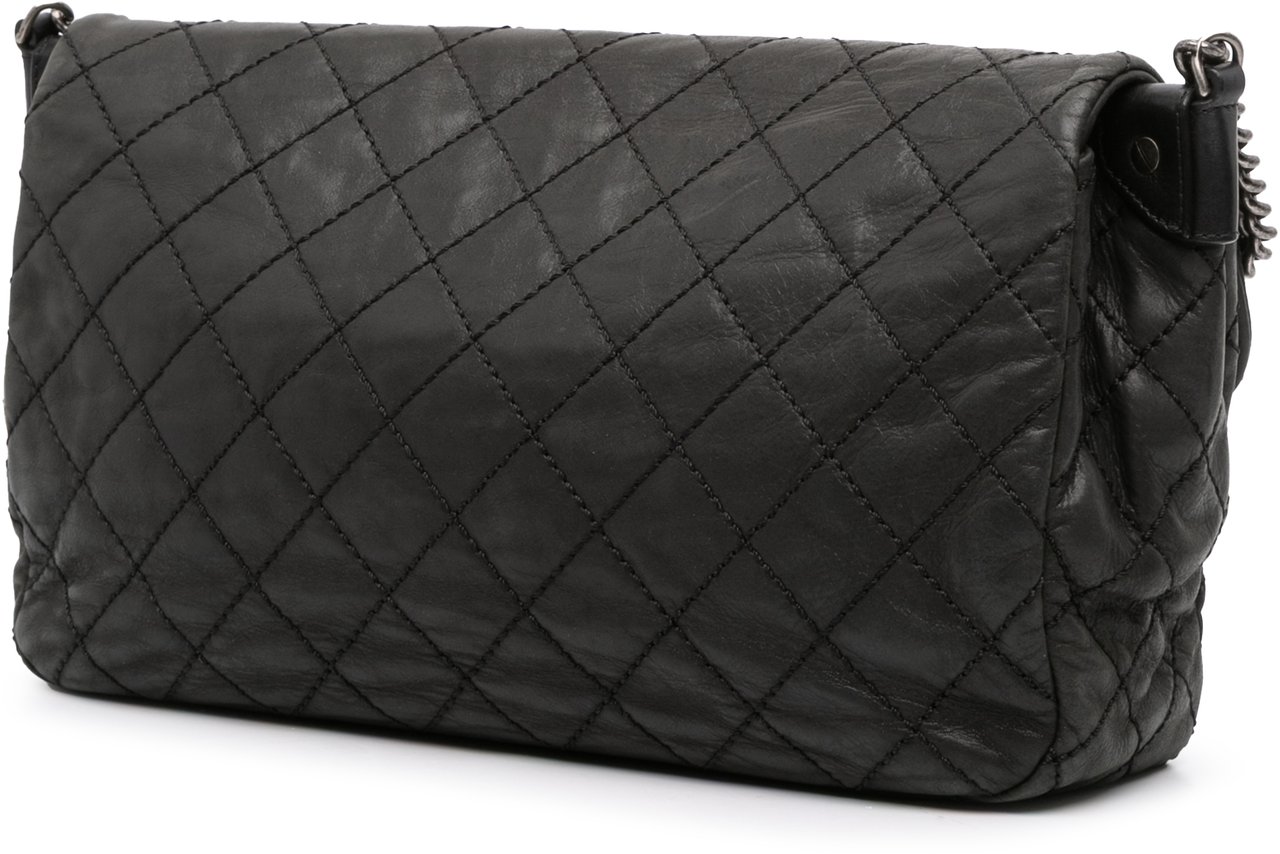 Chanel Large Quilted Iridescent Calfskin Coco Daily Flap Grijs