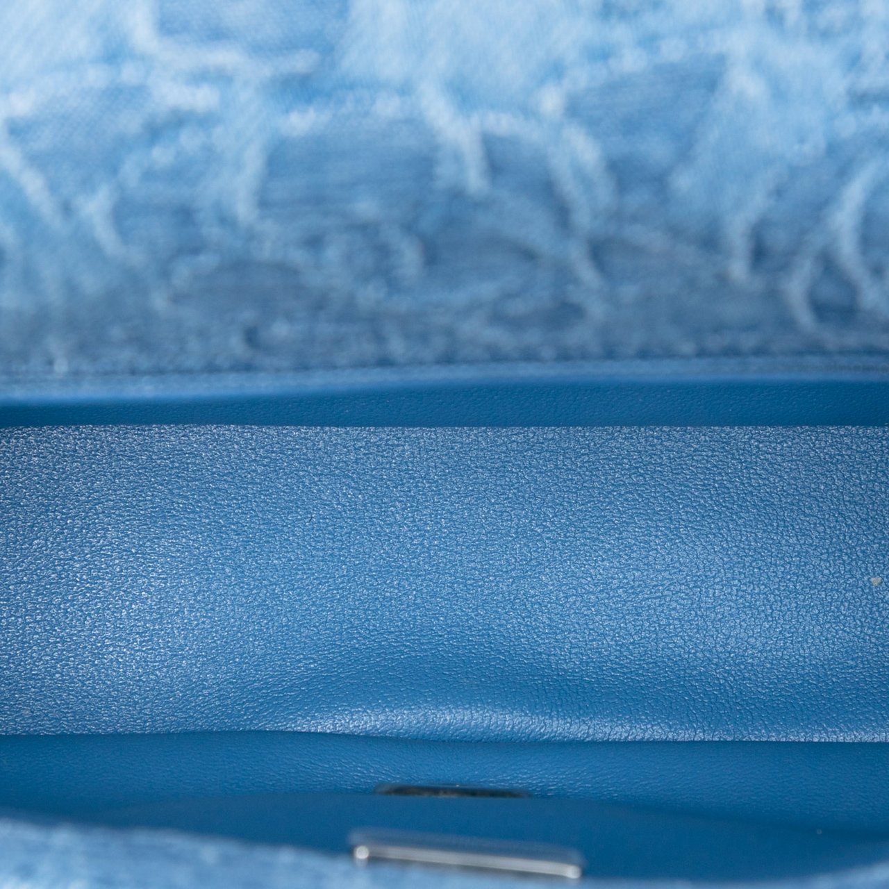 Chanel Mini Quilted Denim Camellia Sweetheart Flap Blauw