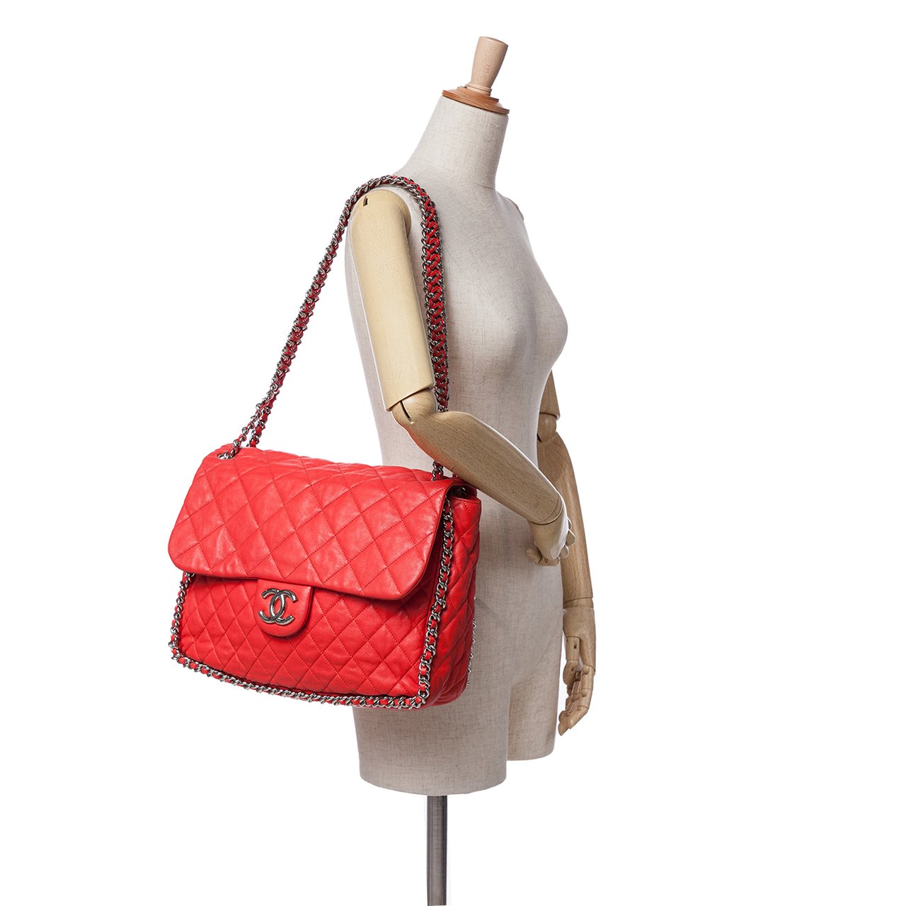 Chanel Maxi Washed Lambskin Chain Around Flap Rood