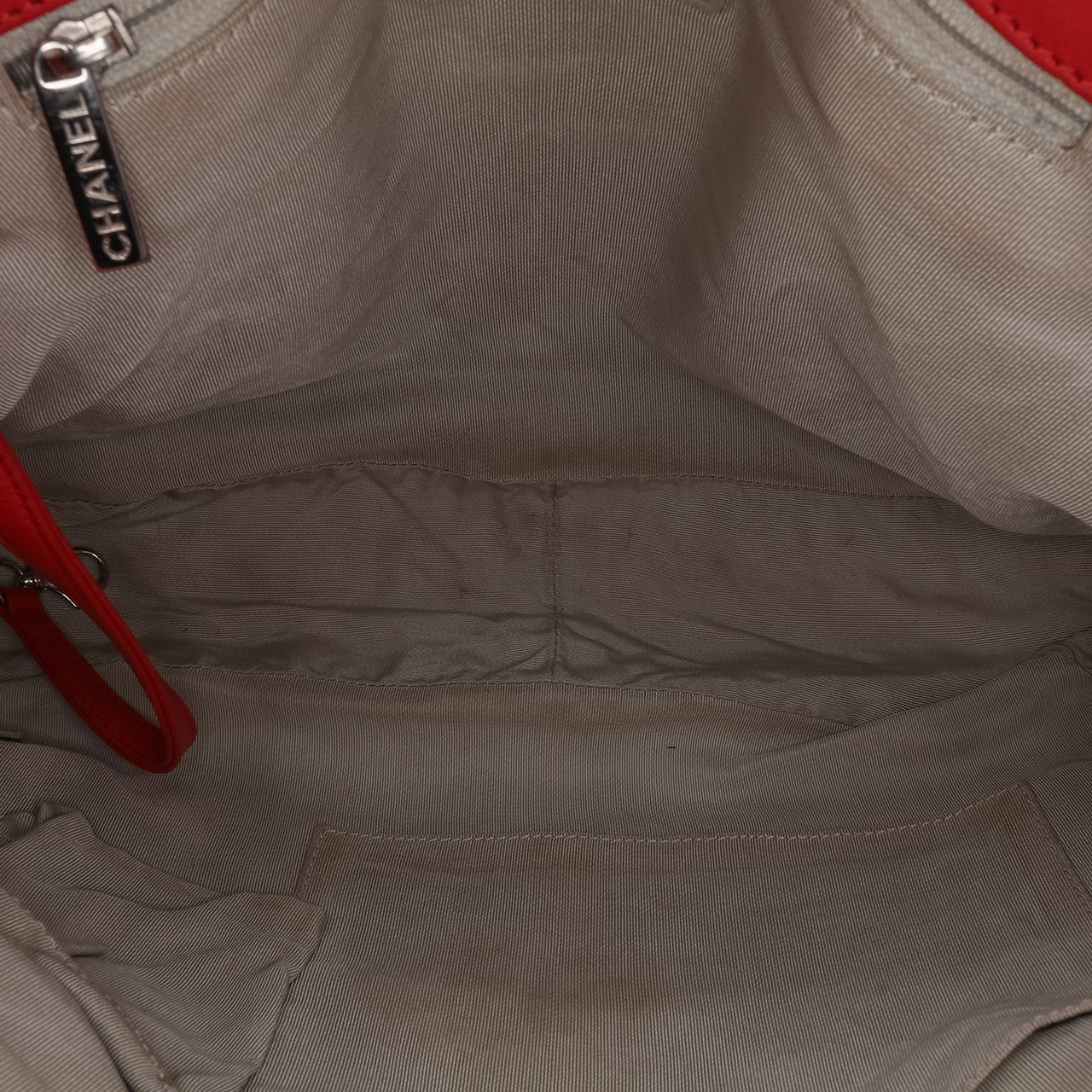 Chanel Maxi Washed Lambskin Chain Around Flap Rood