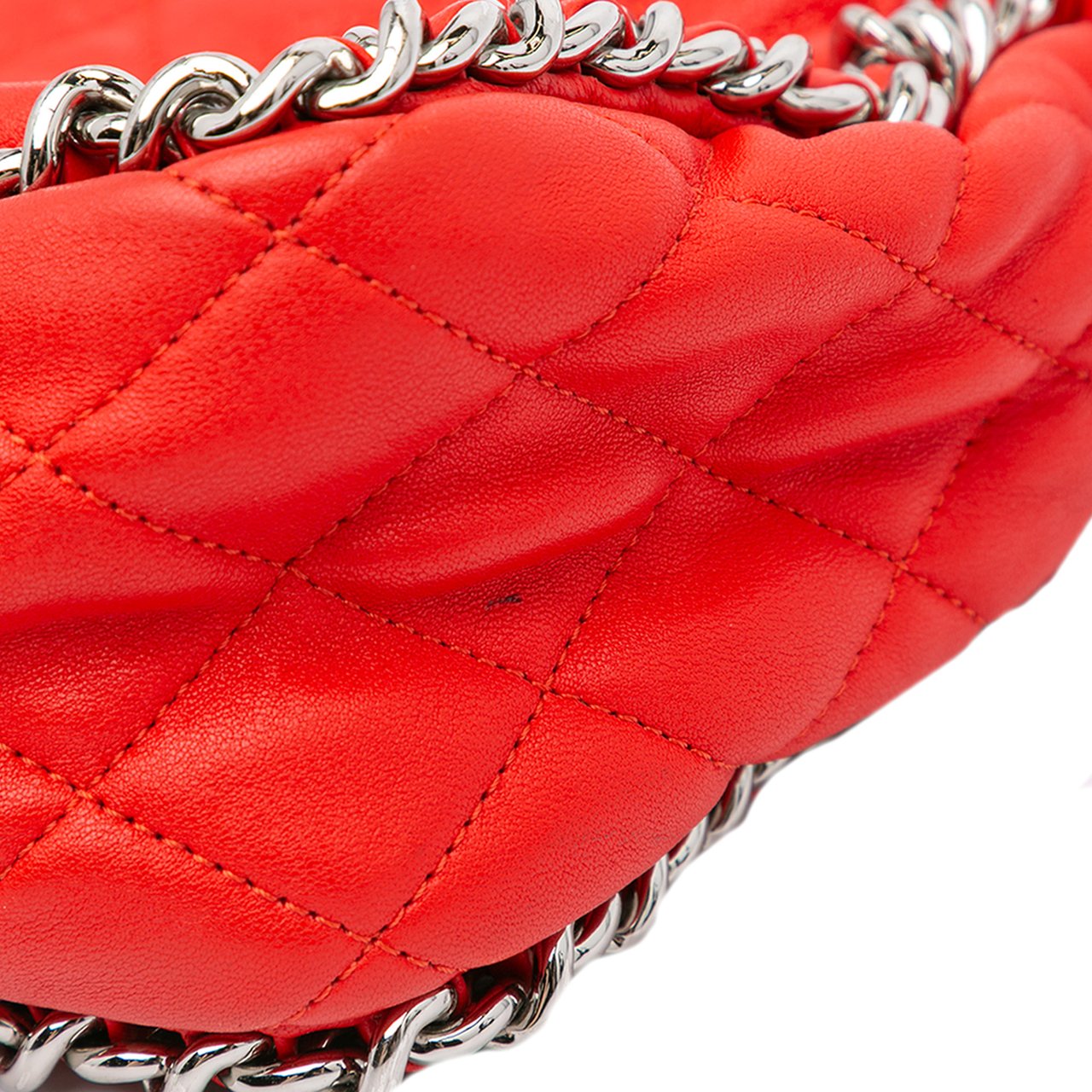 Chanel Maxi Washed Lambskin Chain Around Flap Rood