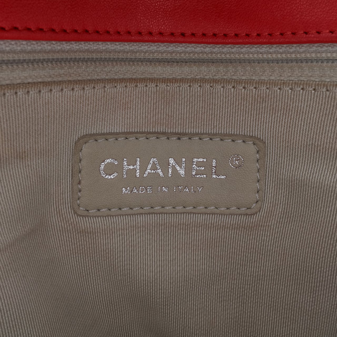 Chanel Maxi Washed Lambskin Chain Around Flap Rood