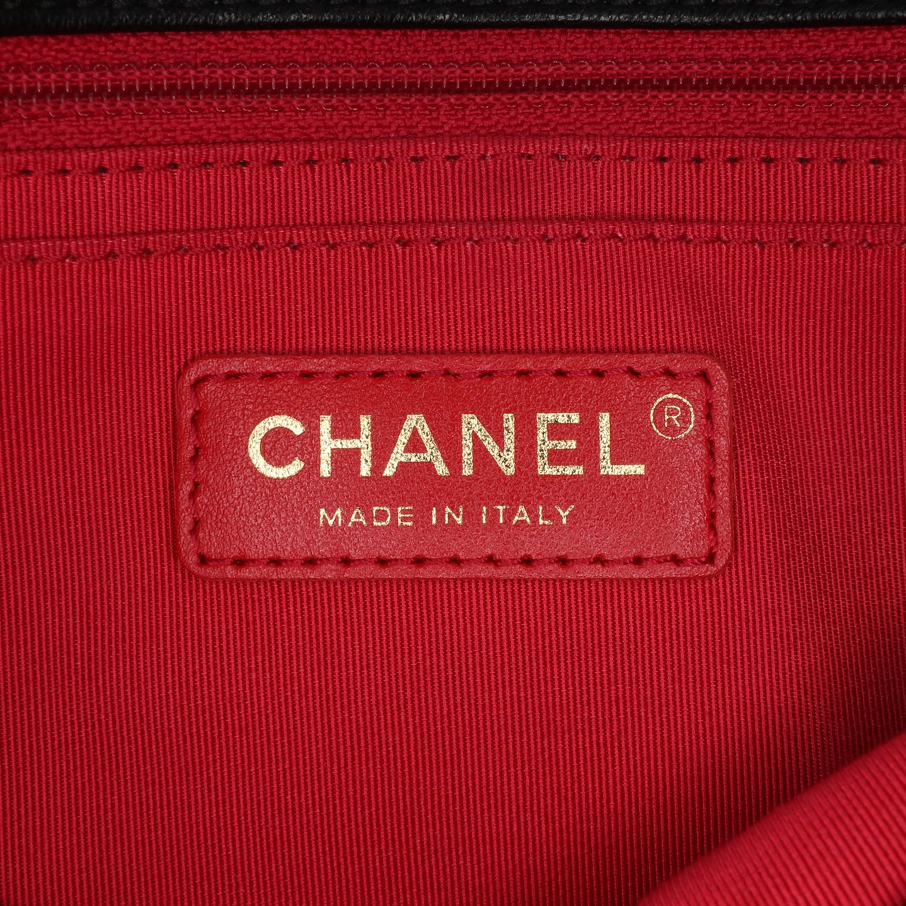 Chanel Quilted Calfskin CC Chain Logo Crossbody Zwart
