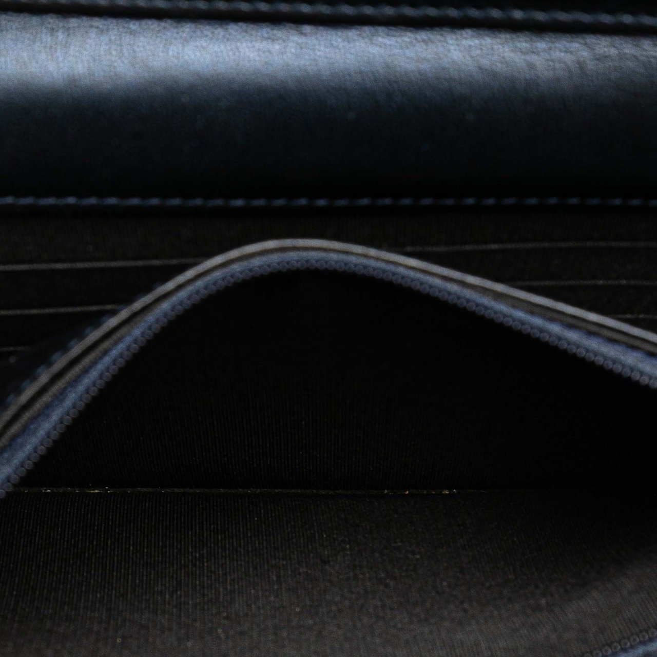 Chanel Calfskin Double Stitch Boy Wallet On Chain Blauw