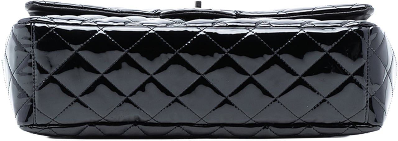 Chanel Maxi Classic Patent Double Flap Zwart