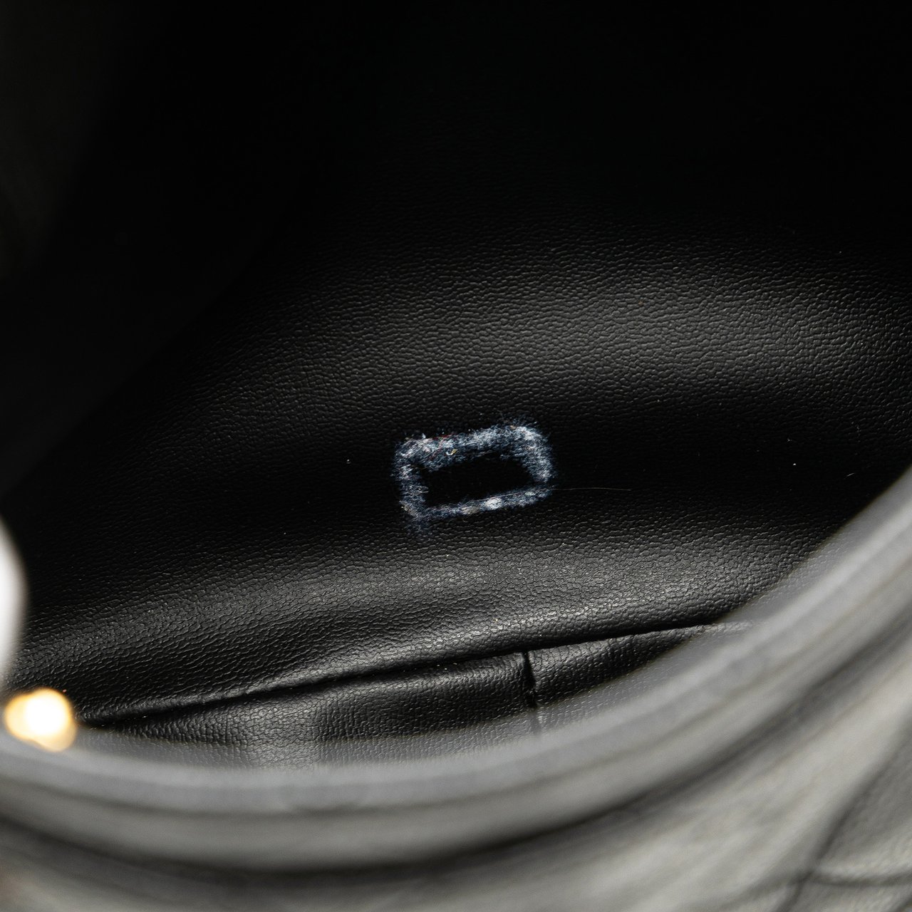 Chanel Quilted Caviar Chain Tote Zwart