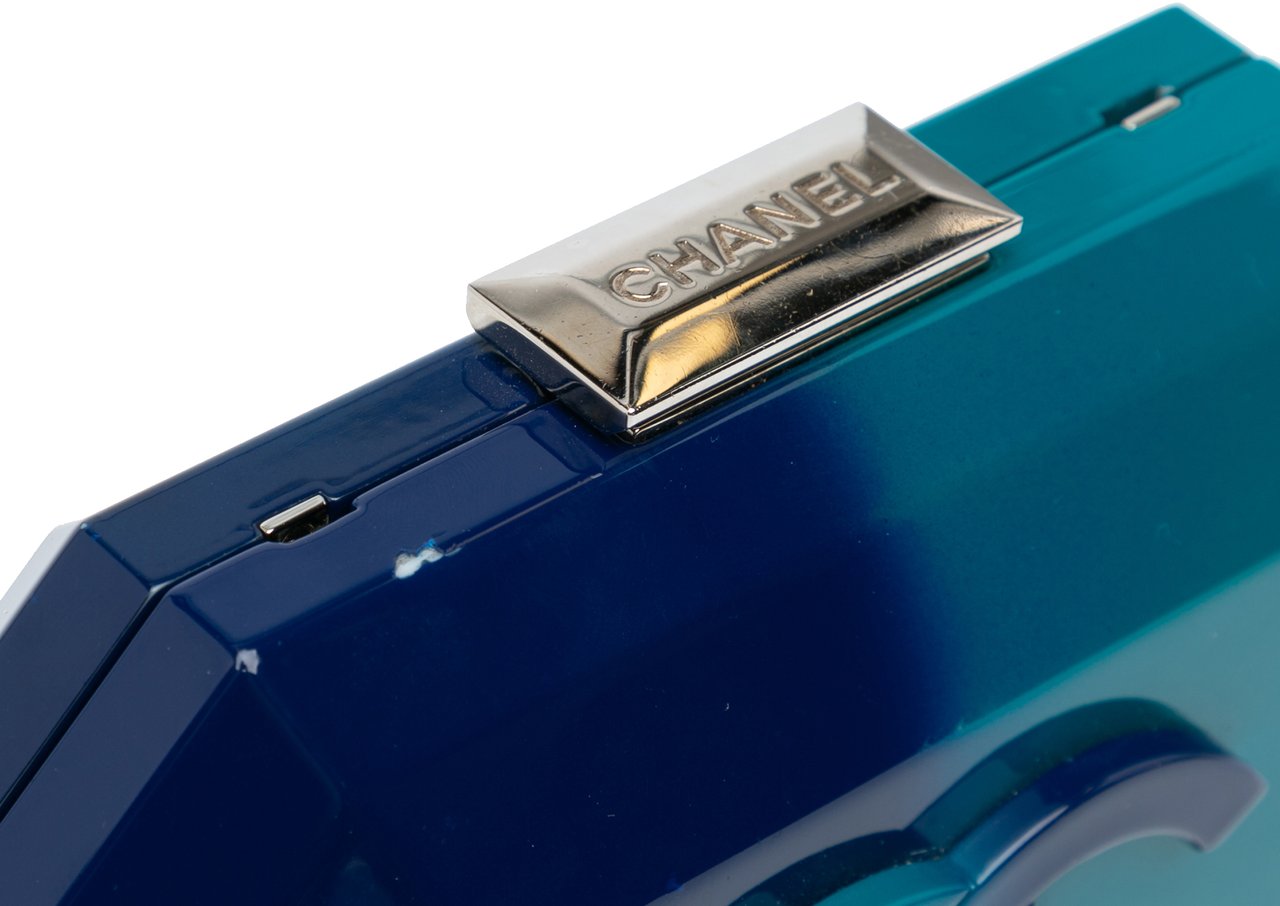 Chanel CC Ombre Acrylic Clutch on Chain Blauw