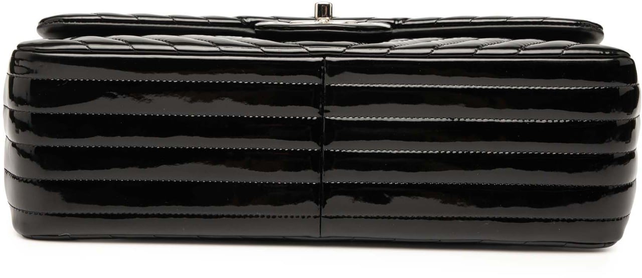 Chanel Jumbo Classic Chevron Patent Double Flap Zwart