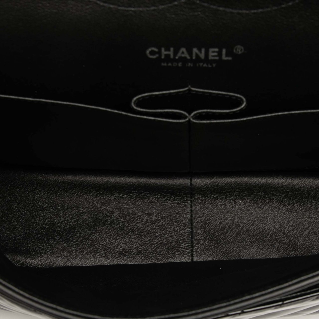 Chanel Jumbo Classic Chevron Patent Double Flap Zwart