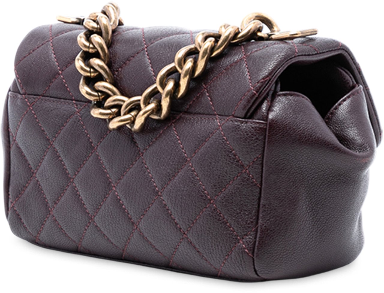 Chanel Mini Quilted Sheepskin Trapezio Flap Rood