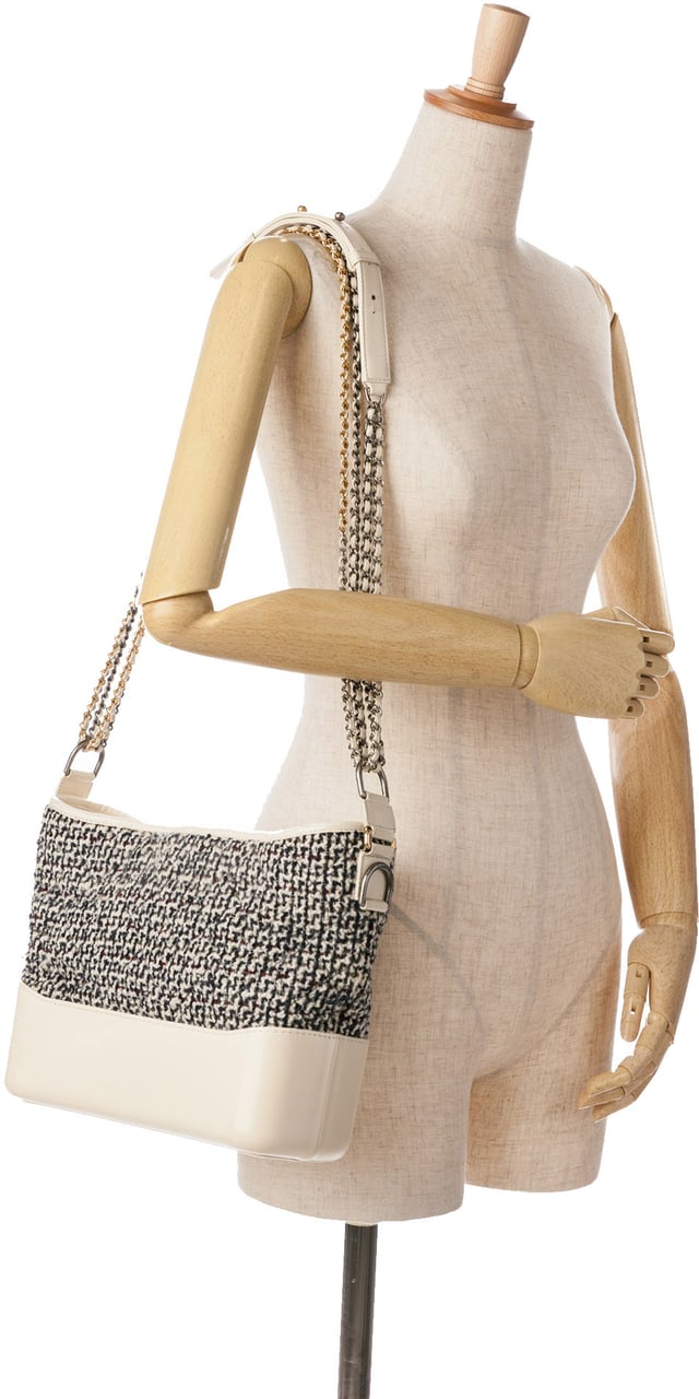 Chanel Medium Tweed and Lambskin Gabrielle Crossbody Blauw