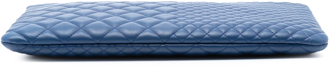 Chanel CC Bi Quilted Lambskin O Case Clutch Blauw