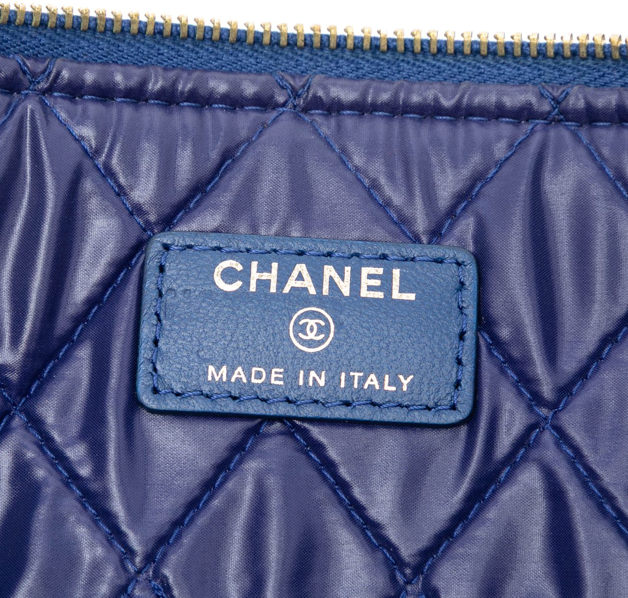 Chanel CC Bi Quilted Lambskin O Case Clutch Blauw