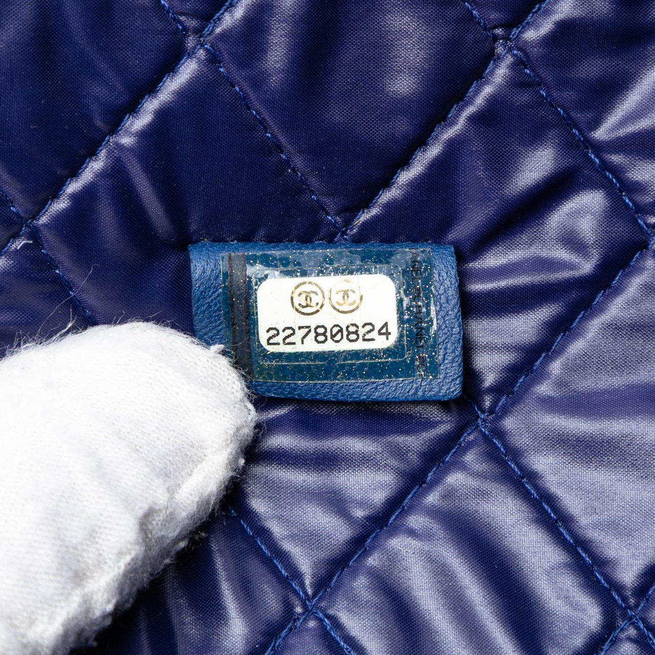 Chanel CC Bi Quilted Lambskin O Case Clutch Blauw