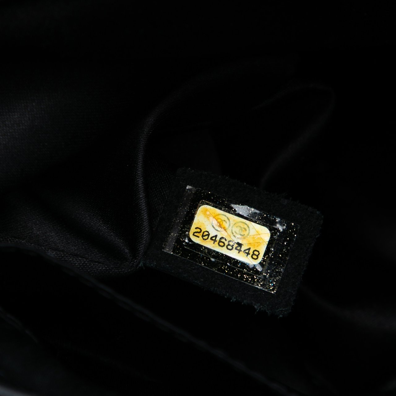 Chanel CC Quilted Calfskin Hamptons Foldover Flap Zwart