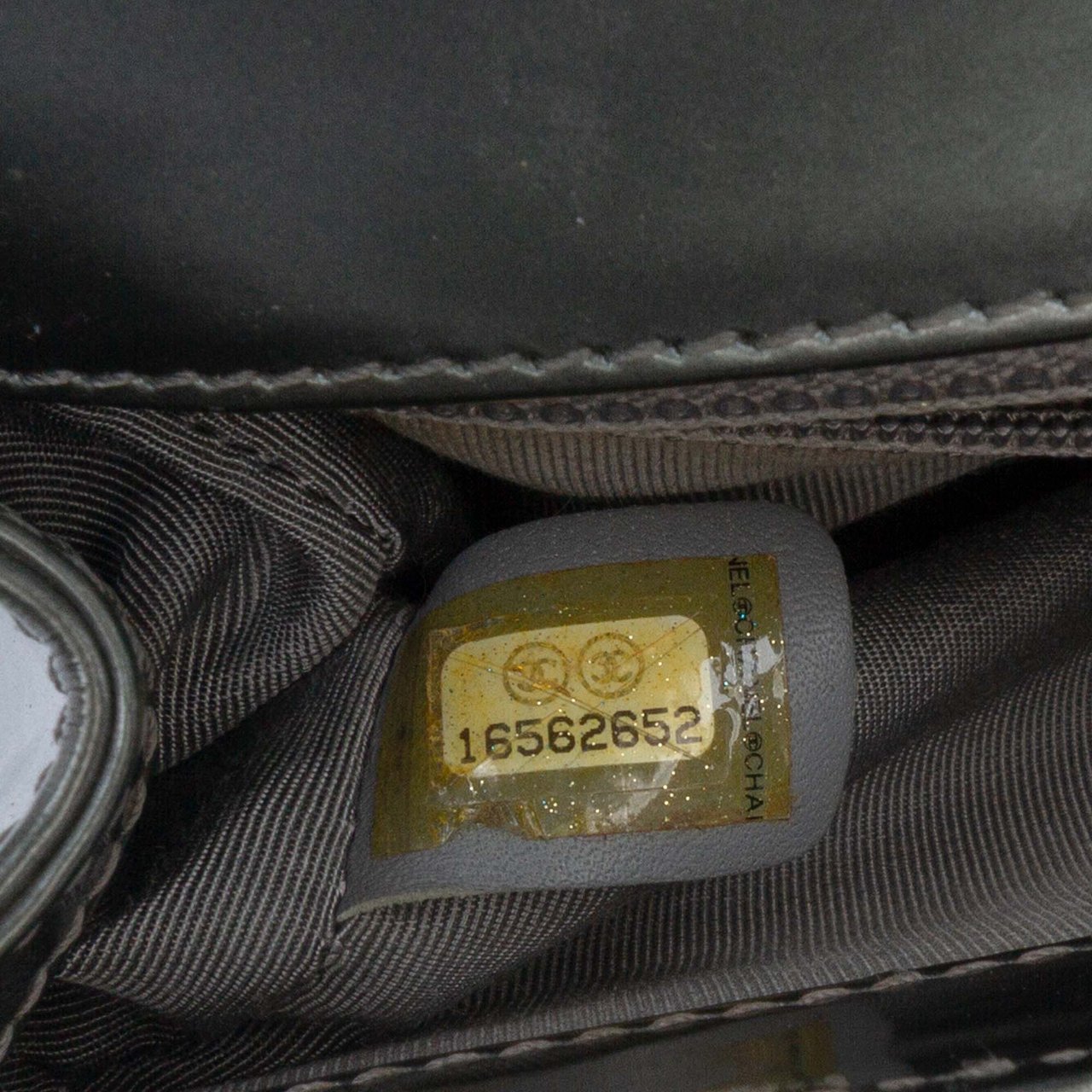 Chanel Old Medium Metallic Lambskin Boy Reverso Flap Groen