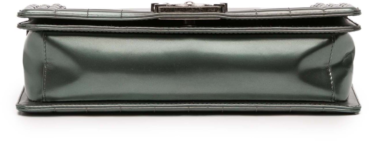 Chanel Old Medium Metallic Lambskin Boy Reverso Flap Groen