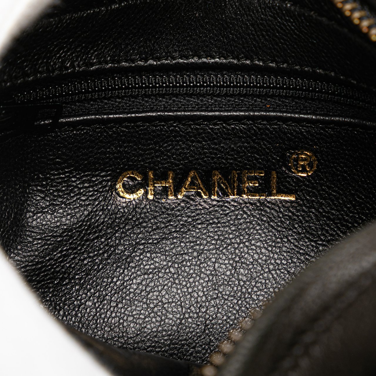Chanel Quilted Lambskin Tassel Pouch Zwart