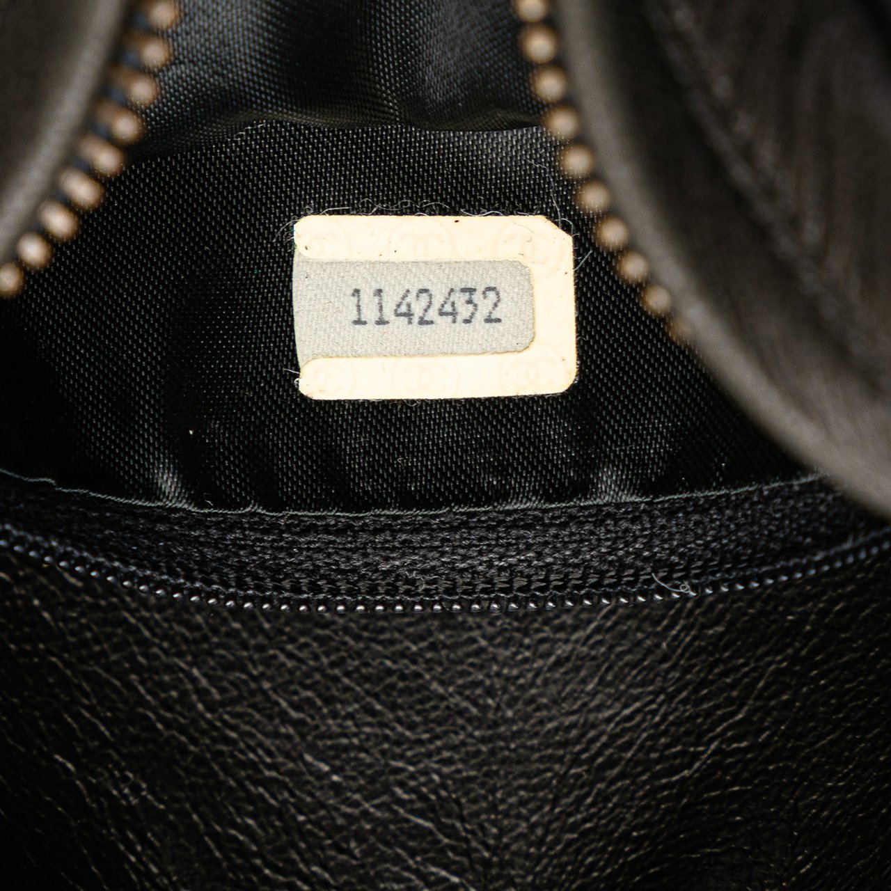 Chanel Quilted Lambskin Tassel Pouch Zwart