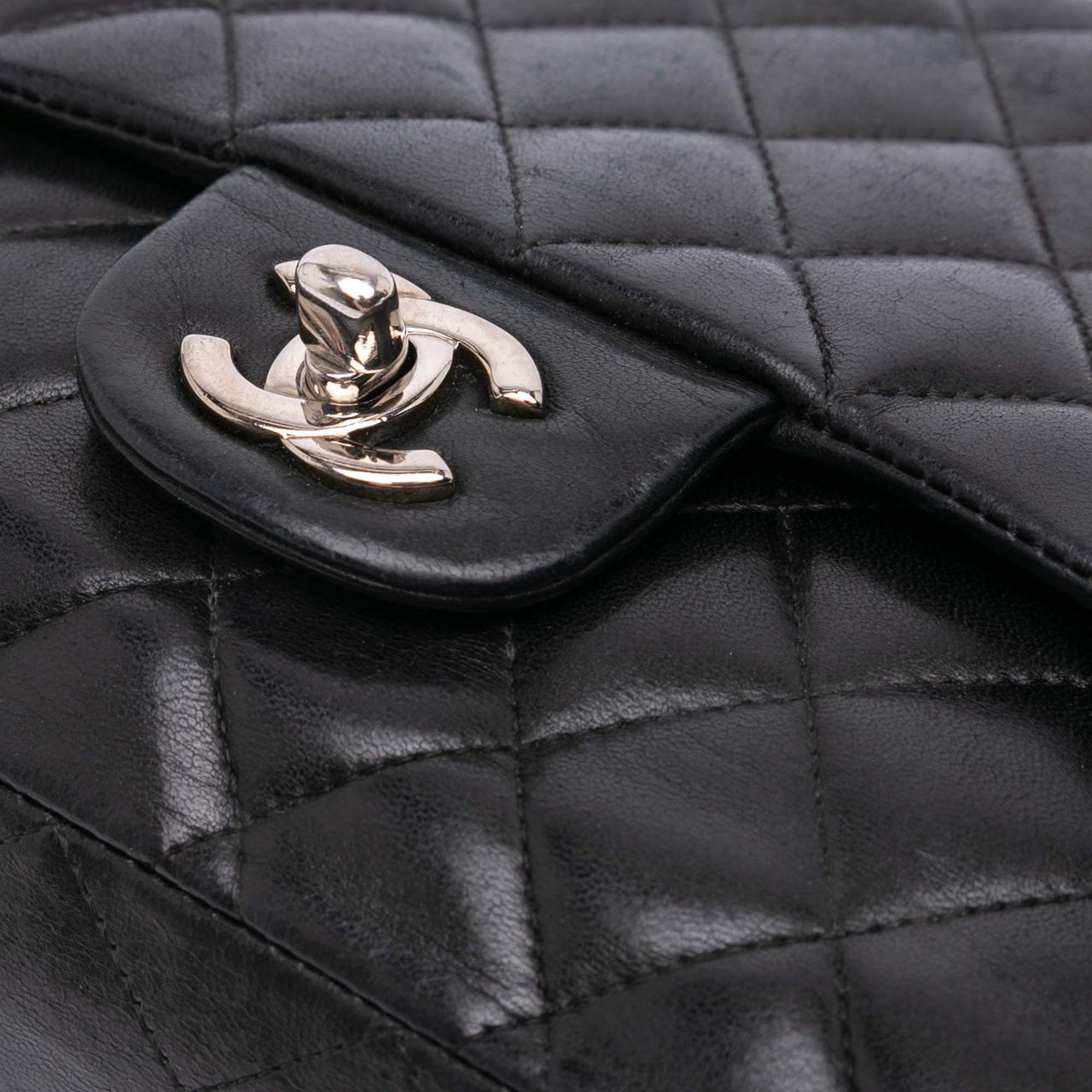 Chanel Medium Classic Lambskin Double Flap Zwart