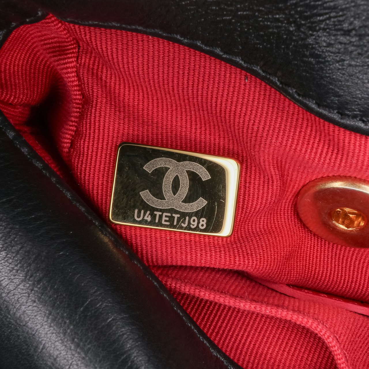Chanel Mini Quilted Calfskin Framing Chain Flap Zwart
