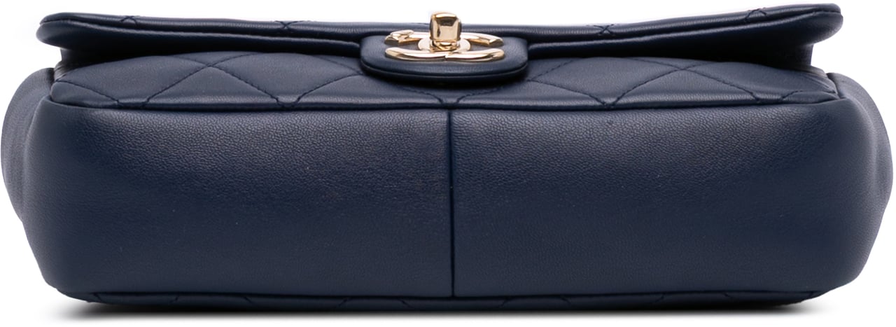 Chanel Small Lambskin Elegant Chain Single Flap Blauw