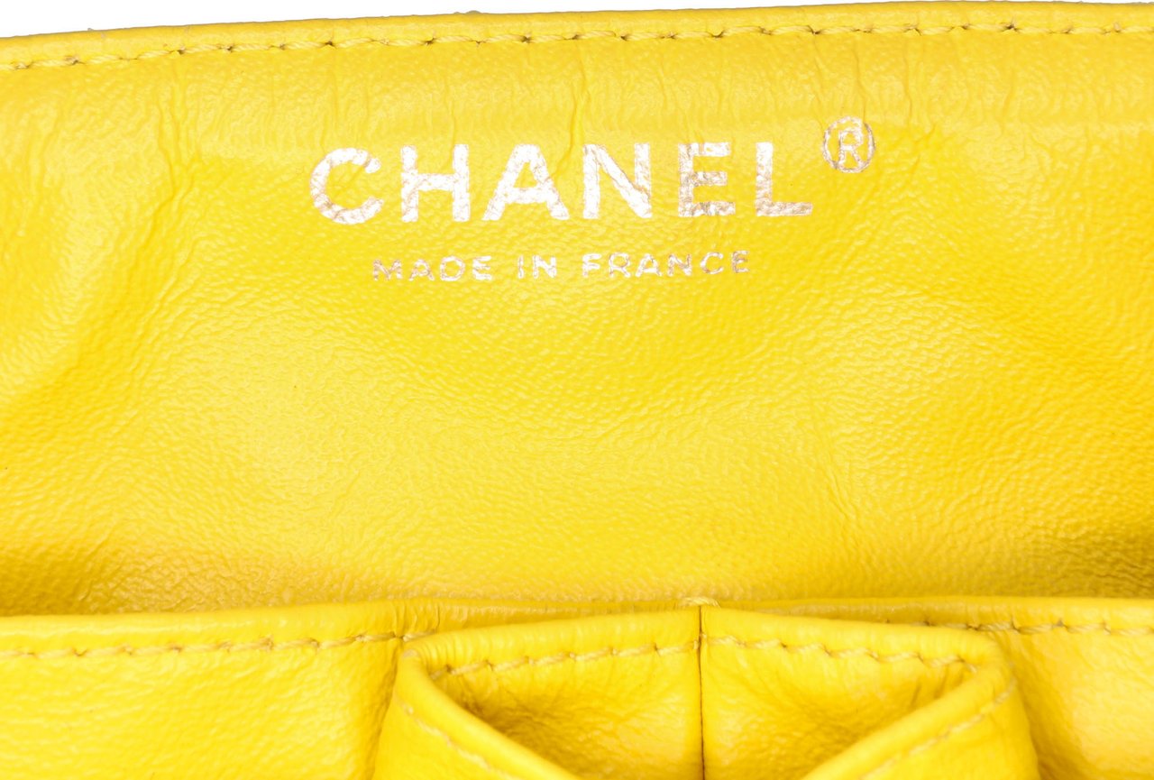 Chanel Chevron Jersey East West Flap Geel