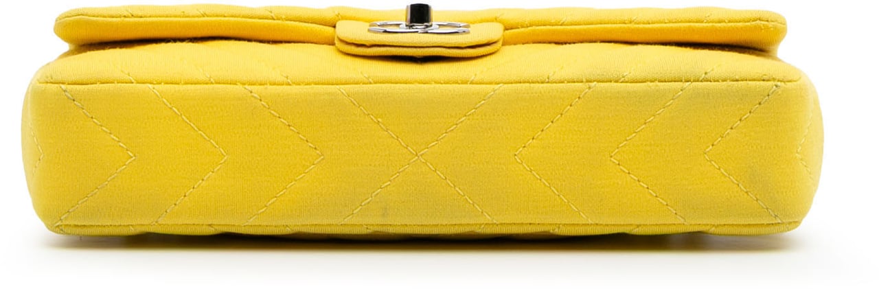 Chanel Chevron Jersey East West Flap Geel