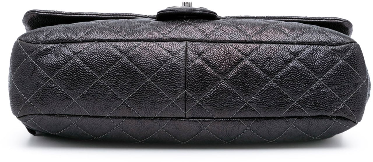 Chanel Jumbo Quilted Caviar Easy Flap Paars