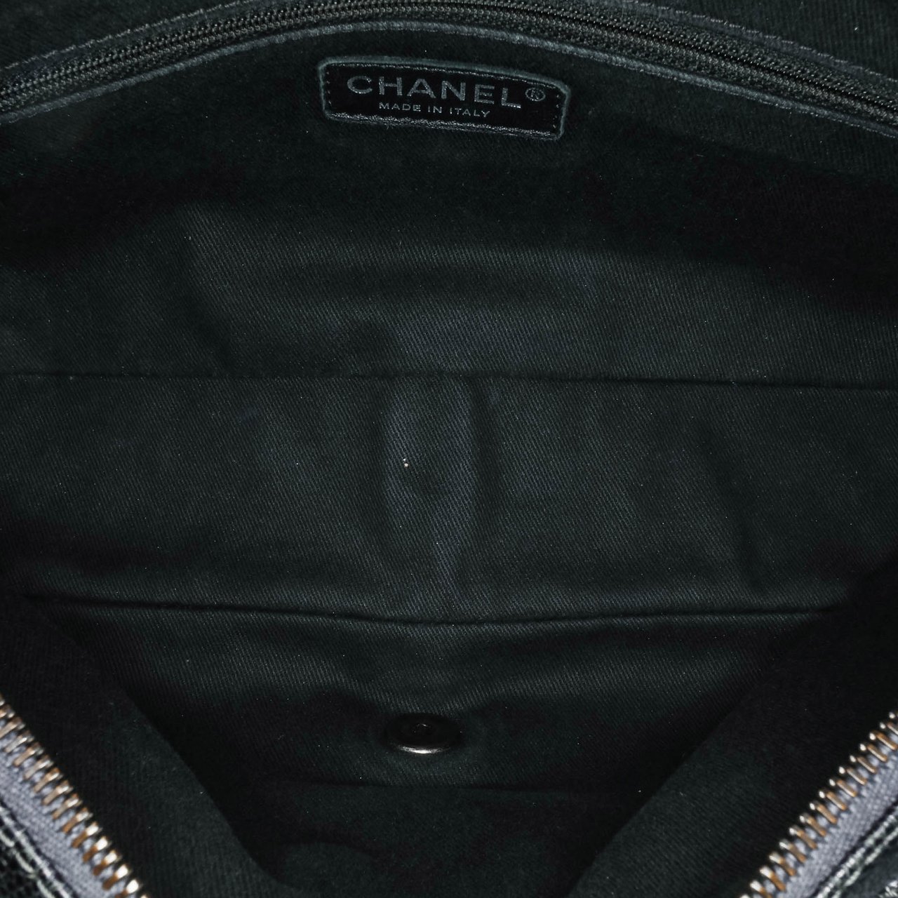 Chanel Jumbo Quilted Caviar Easy Flap Paars
