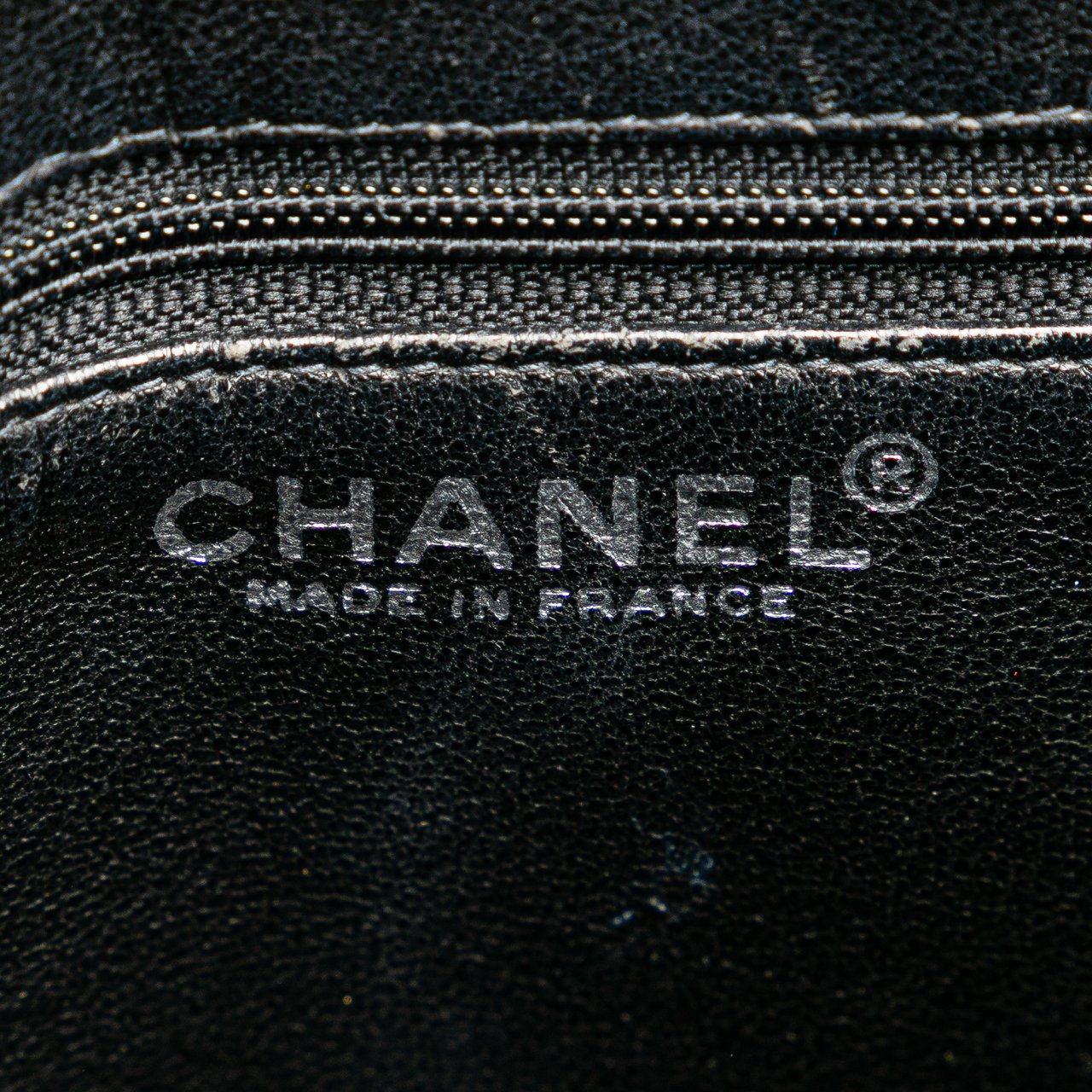 Chanel Caviar Medallion Tote Zwart