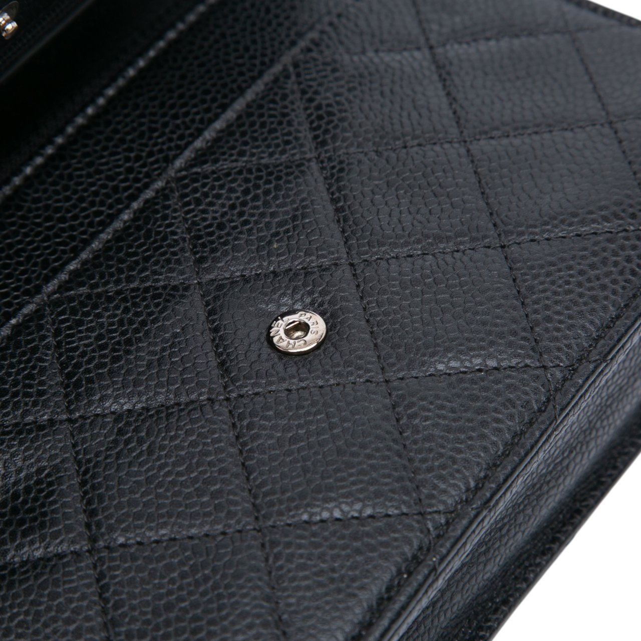 Chanel CC Quilted Caviar Wallet on Chain Zwart