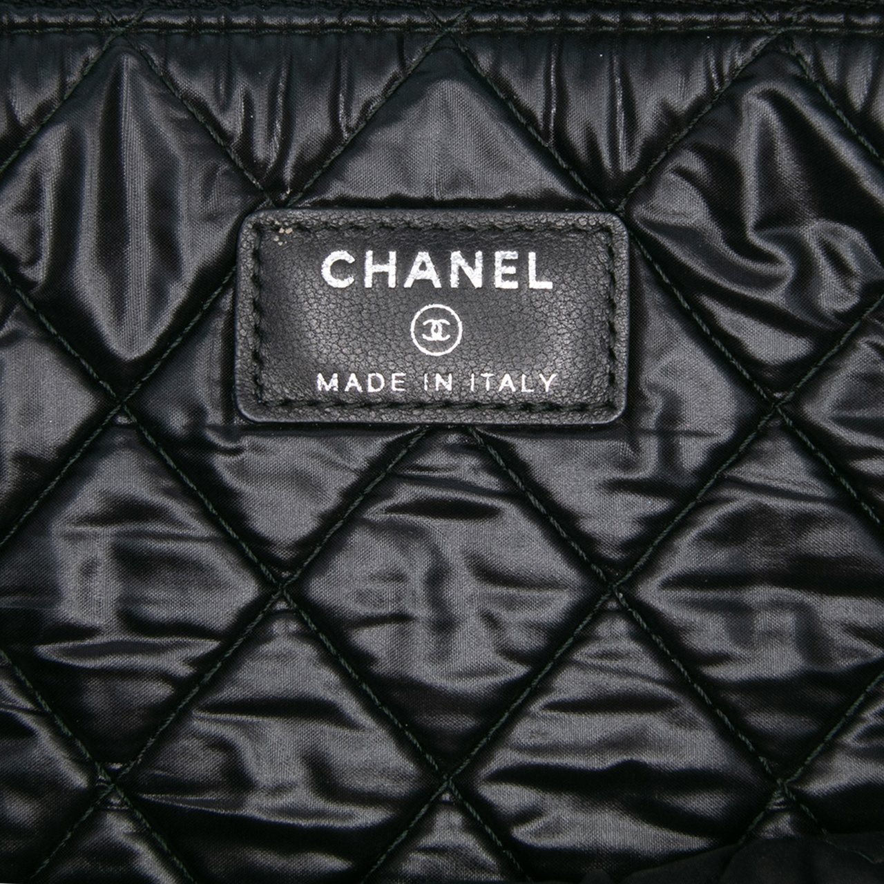 Chanel Large Quilted Caviar Boy O Case Clutch Zwart