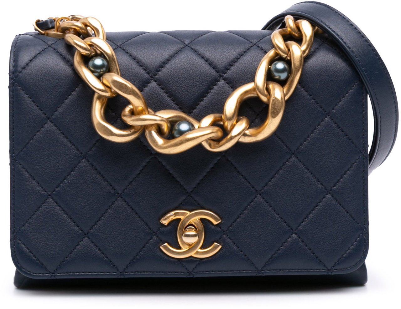 Chanel Mini Quilted Lambskin Pearl Chain Flap Blauw
