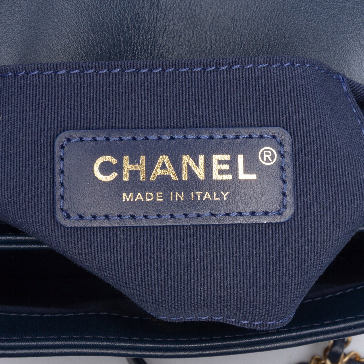 Chanel Mini Quilted Lambskin Pearl Chain Flap Blauw